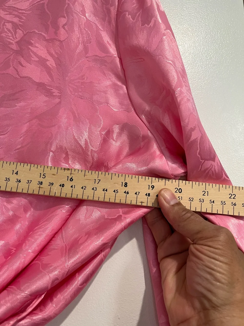 Bill Blass Vintage Pink Satin Jacquard Belted Robe with Embroidered Pocket Sz. M